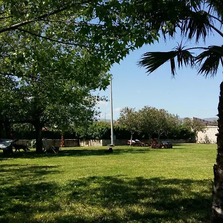 A Pochi Passi Dalla Willa *