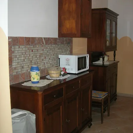 A Pochi Passi Dalla Willa